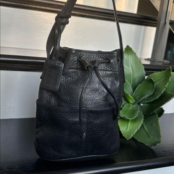 Vintage Genuine Leather Drawstring Bucket Shoulder Bag, Soft Luxurious Purse - Picture 1 of 10